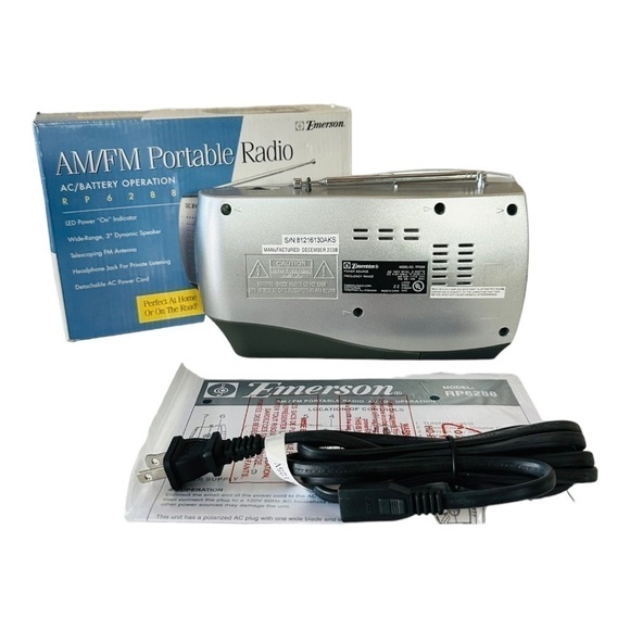 New Emerson RP6288 AM/FM Portable Radio AC Battery Operated Radio - Picture 2 of 4